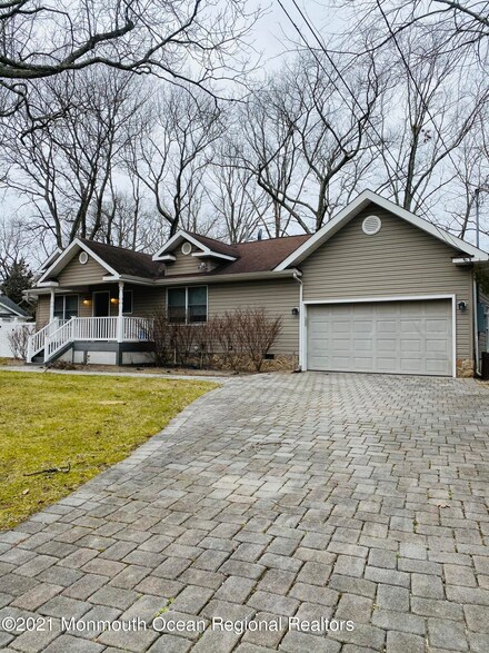 83 John F. Kennedy Blvd, Pine Beach, NJ 08741
