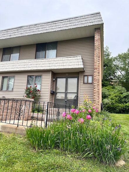 2 Briar Ct, Cromwell, CT 06416
