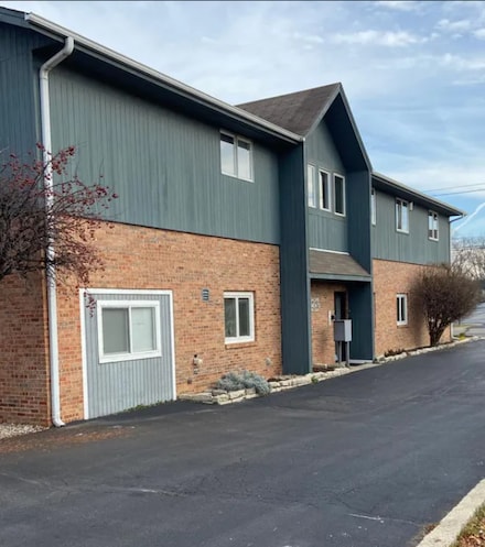 274 S Lake St Unit D, Grayslake, IL 60030