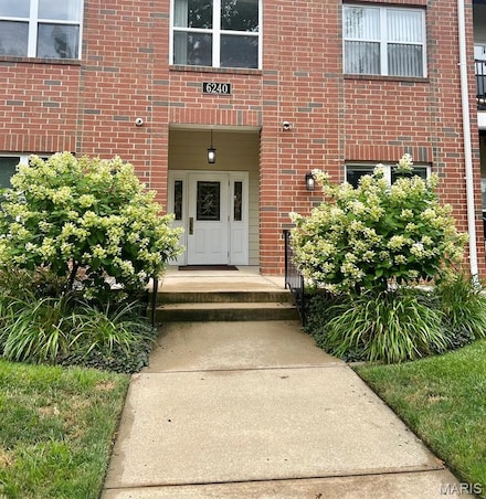 6240 Sunshine Dr Unit 2A, Saint Louis, MO 63109