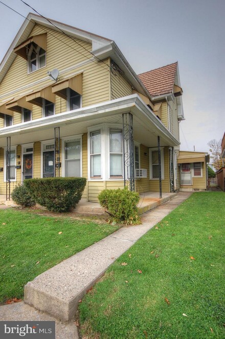 11 S 2nd St, Lemoyne, PA 17043