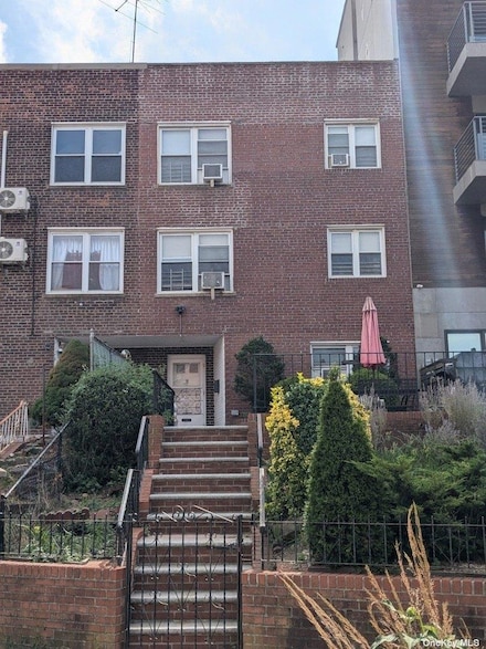 86-34 Grand Ave, Flushing, NY 11373