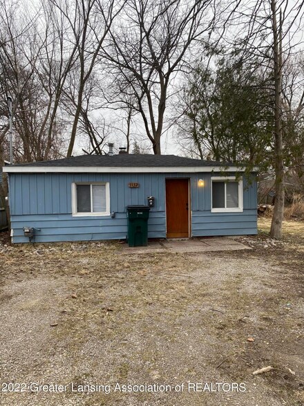 1132 W Maple St, Lansing, MI 48915