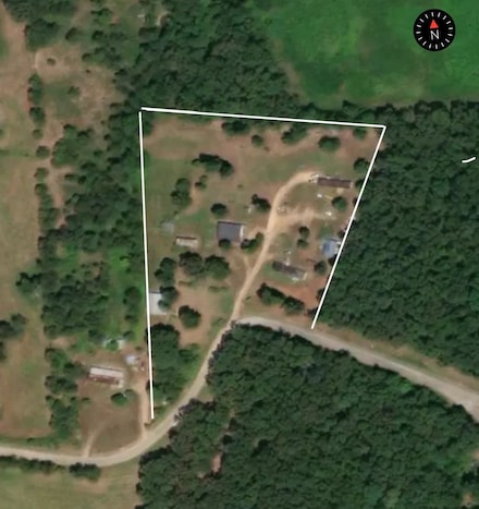 511 E Big Springs Rd, Lawrenceburg, TN 38464
