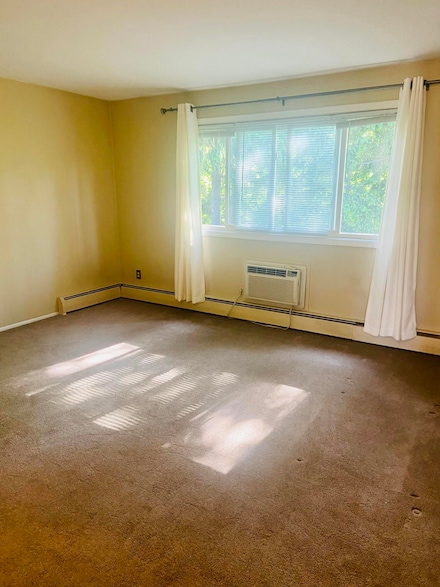 31831 Grand River Ave Unit 3, Farmington, MI 48336