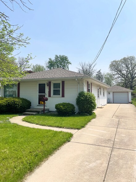 1103 S Park St, Streator, IL 61364
