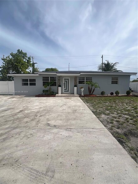3121 NW 175th St, Miami Gardens, FL 33056