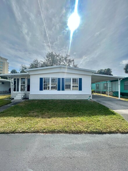 751 10th St E Unit 145, Palmetto, FL 34221