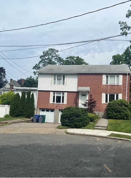 15 Glazer Rd Unit 15, Newton Center, MA 02459