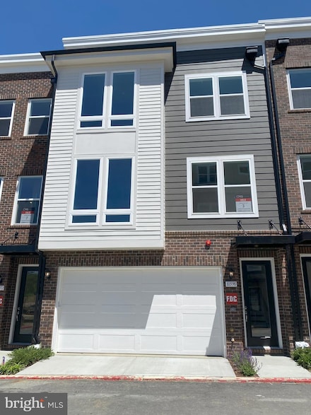10590 Red Oak St, Fairfax, VA 22030