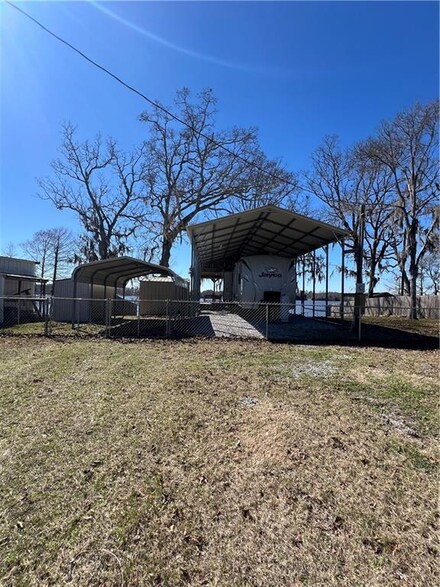 128 Bass Rd, Montgomery, LA 71454