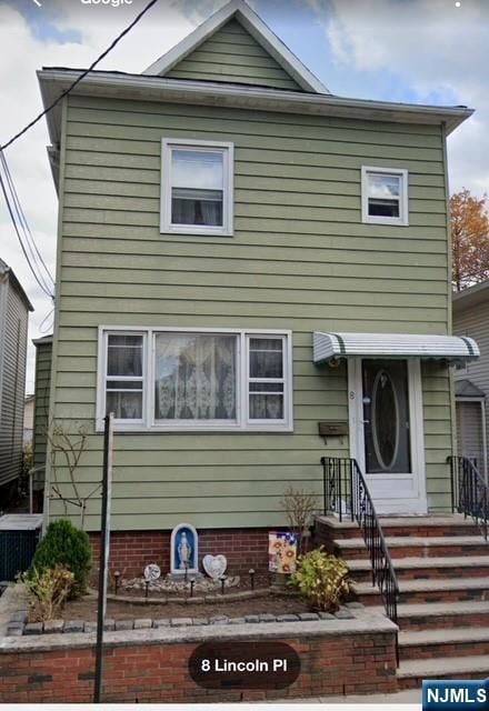 8 Lincoln Place, East Rutherford, NJ 07073