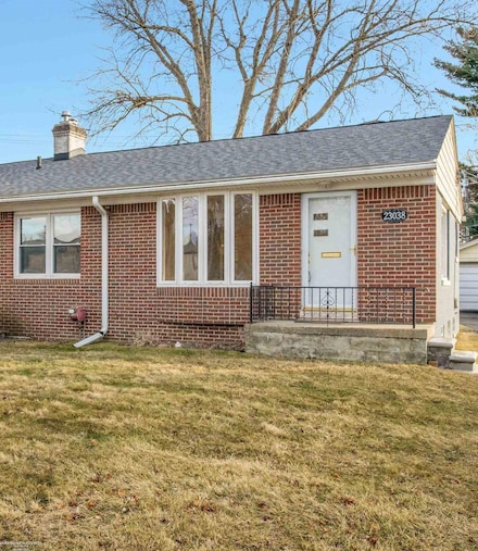 23038 Raymond St, Saint Clair Shores, MI 48082