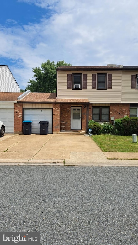 10 Bradley Dr, Newark, DE 19702