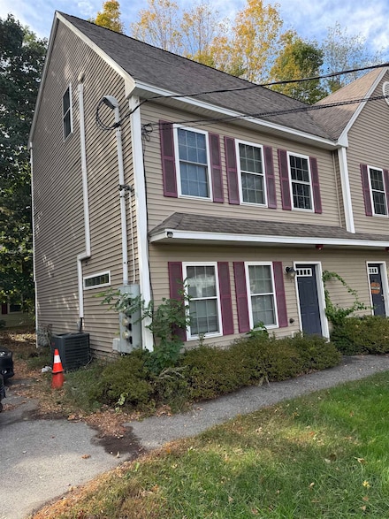 9 Granite St, Dover, NH 03820