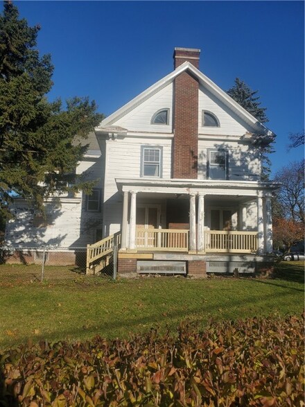 1650 Sunset Ave, Utica, NY 13502