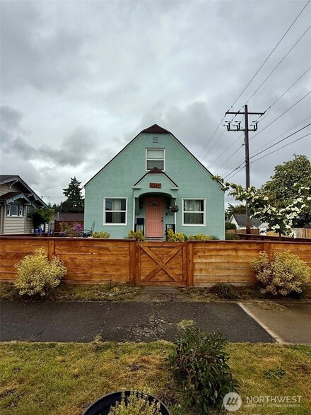 6247 S Lawrence St, Tacoma, WA 98409