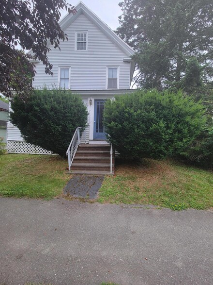 206 Birch St, Bangor, ME 04401