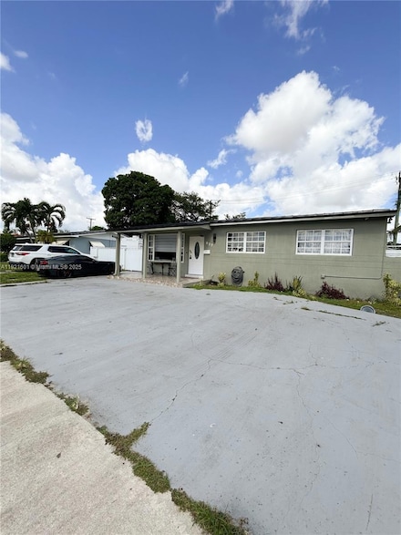 937 W 48th St, Hialeah, FL 33012