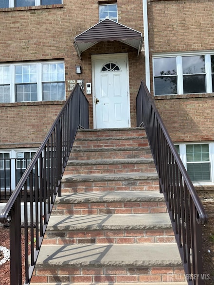 185 College Dr, Edison, NJ 08817