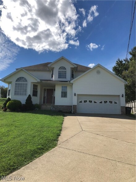 4 Willow Ln, Parkersburg, WV 26105