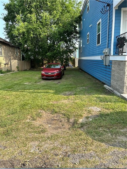 2806 Comus Ct, New Orleans, LA 70117