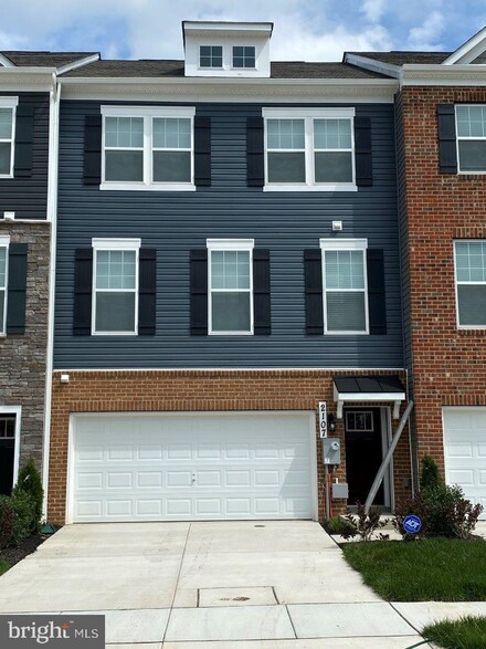 9705 Summerton Dr, Mitchellville, MD 20721