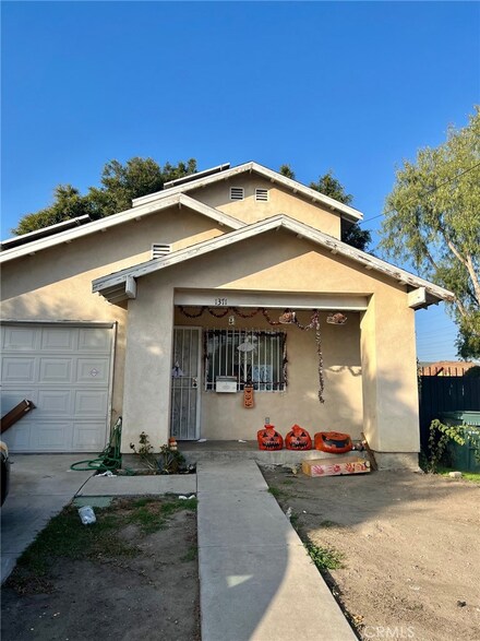 1371 E 96th St, Los Angeles, CA 90002