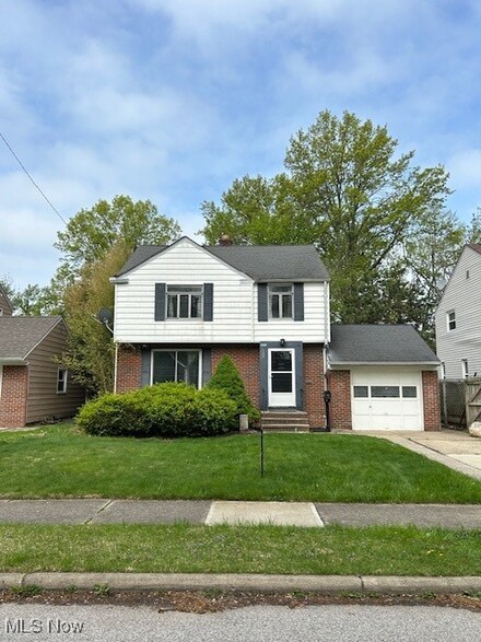 246 E 271st St, Euclid, OH 44132