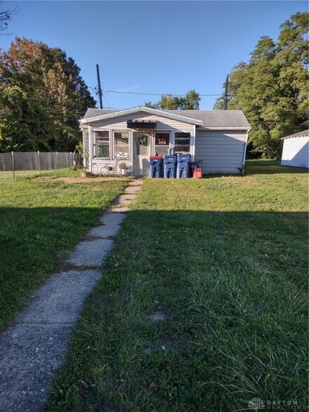 608 1st St, Piqua, OH 45356