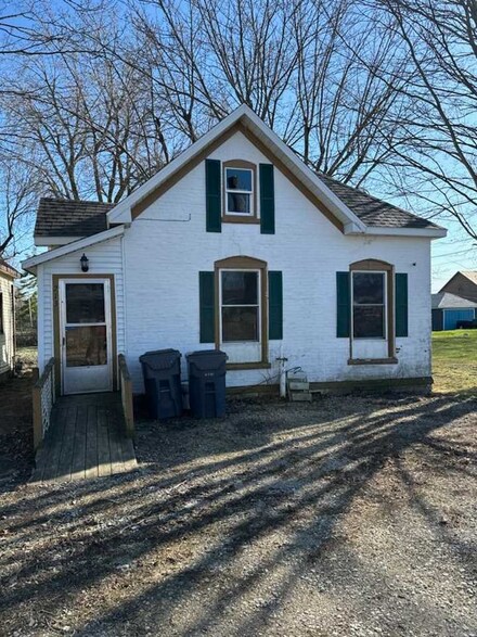 213 W High St Unit Albany, Albany, IN 47320
