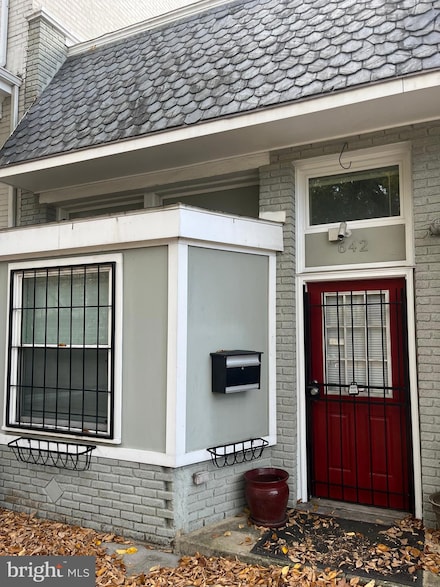 642 Rock Creek Church Rd NW, Washington, DC 20010
