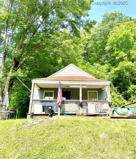 15047 Charleston Rd, Kenna, WV 25248