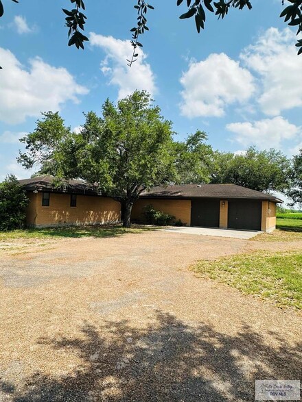 15598 Brandt Service Rd, Raymondville, TX 78580