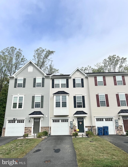 2060 Rivers Dr, Newark, DE 19702