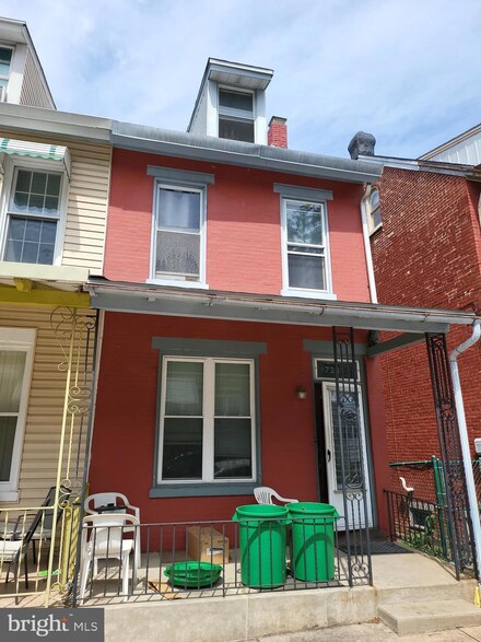 726 Thorn St, Reading, PA 19601