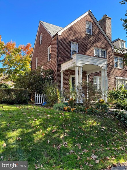 215 S 7th Ave, Reading, PA 19611
