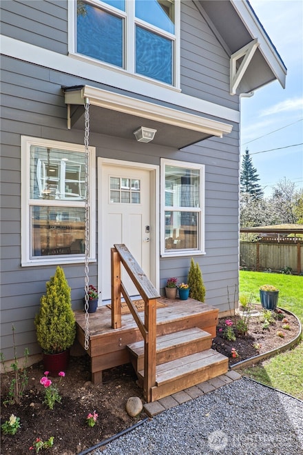 9716 Dayton Ave N, Seattle, WA 98103