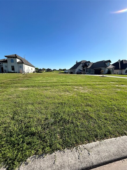 11631 Renaissance Dr, Montgomery, TX 77356