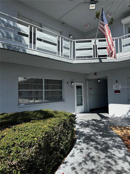 5660 80th St N Unit D101, Saint Petersburg, FL 33709