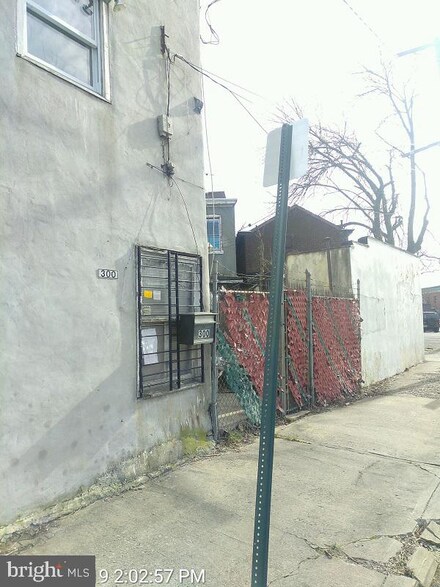 300 E Canal St, Trenton, NJ 08609