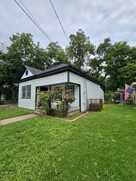 212 W Brown St, Cleburne, TX 76033