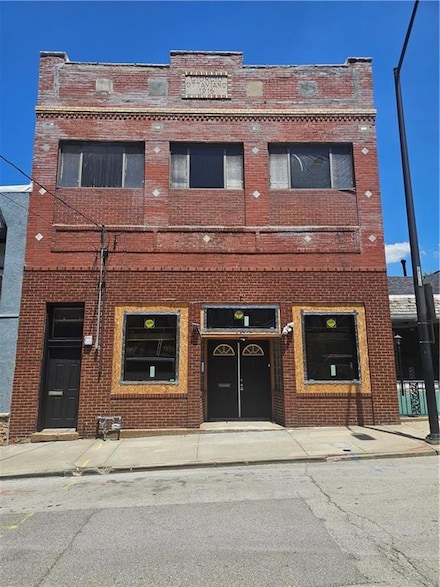 1038 E 5th St, Kansas City, MO 64106