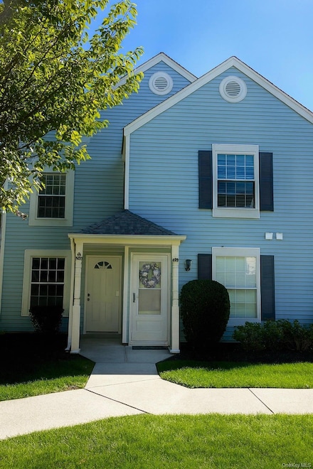 263 Fairview Cir, Middle Island, NY 11953