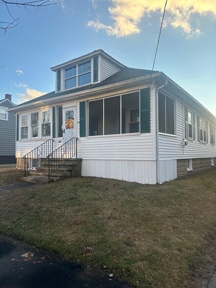 65 Lawrence St, Danvers, MA 01923