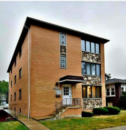 6857 N Overhill Ave Unit 3, Chicago, IL 60631