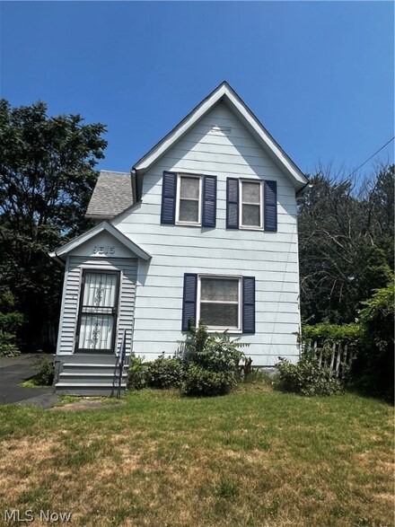 9515 Orleans Ave, Cleveland, OH 44105