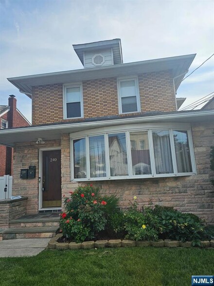 240 Copeland Ave Unit 2, Lyndhurst, NJ 07071