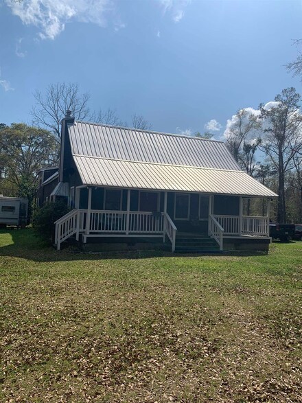 5952 Juniper Creek Rd, Quincy, FL 32351