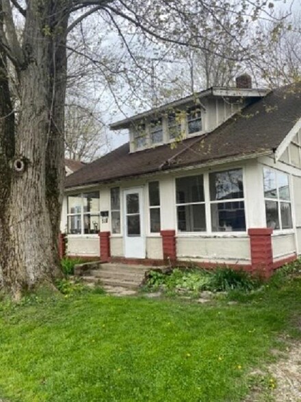 518 N Morton Ave, Centerville, IN 47330